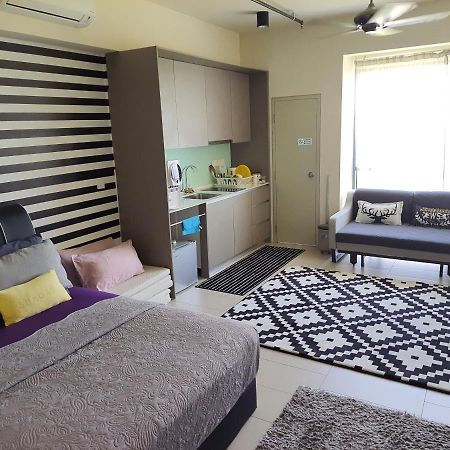Mufasa Suites At Tamarind Suites With Wifi Netflix Coway Level 8 Cyberjaya Ngoại thất bức ảnh