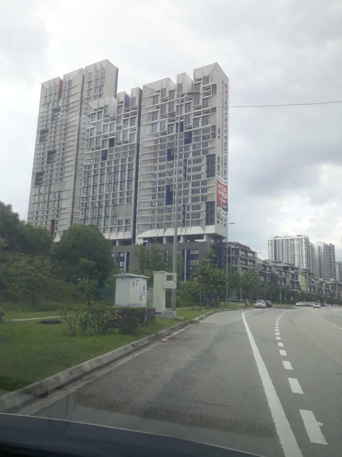 Mufasa Suites At Tamarind Suites With Wifi Netflix Coway Level 8 Cyberjaya Ngoại thất bức ảnh